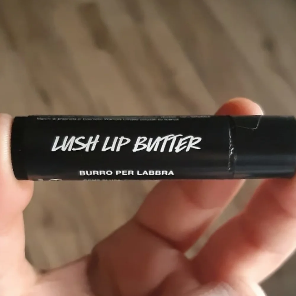 ❇️🧚‍♀️LUSH Cosmetics Vegan Lip Butter NWT - Picture 2 of 4